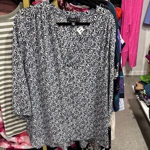 Grace Black & White Printed V-Neck Tunic
